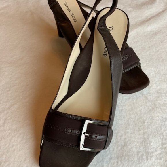 Taryn Rose Open-toe slingback. - Picture 5 of 5